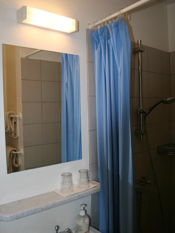 Brekkulaekur Guesthouse Hunathing Vestra Ruang foto