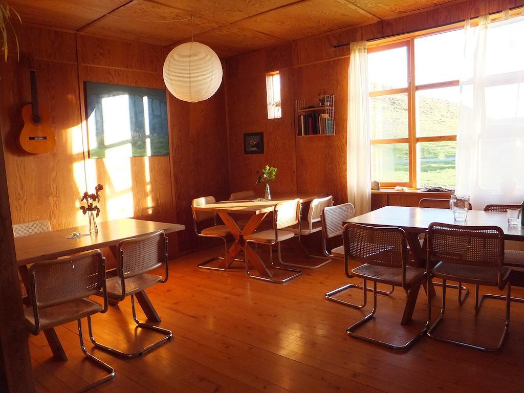 Brekkulaekur Guesthouse Hunathing Vestra Bagian luar foto