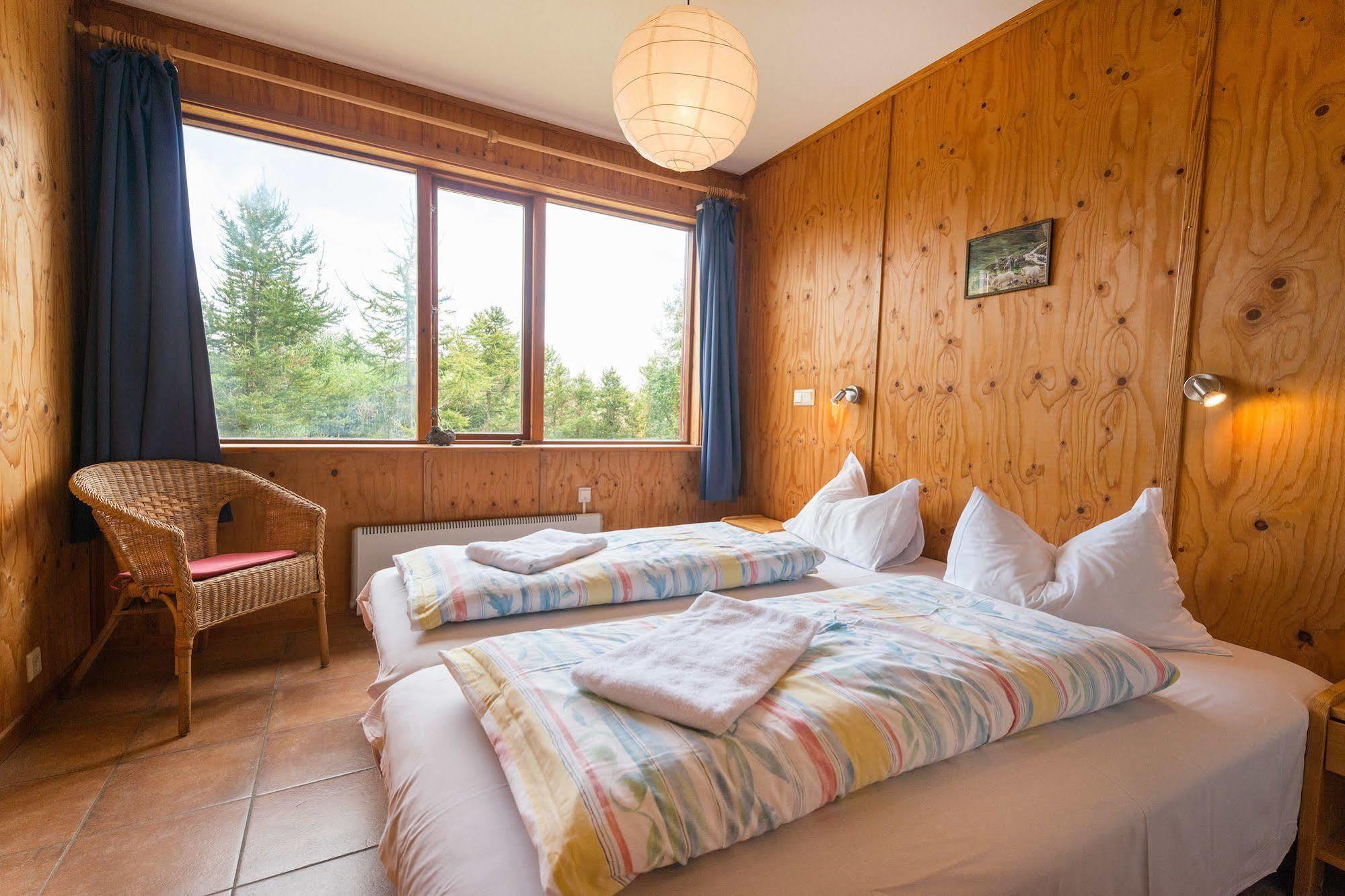 Brekkulaekur Guesthouse Hunathing Vestra Bagian luar foto