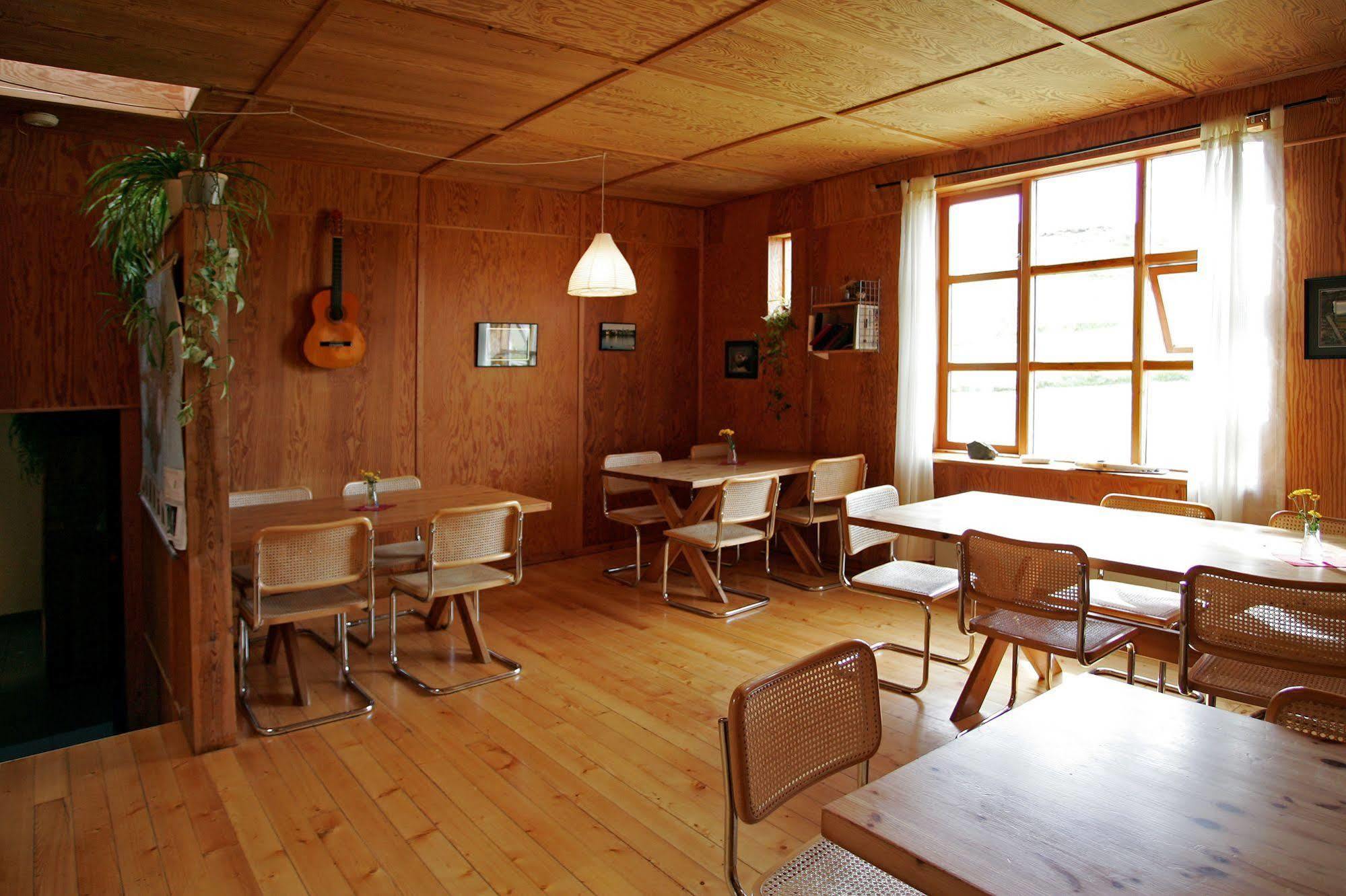 Brekkulaekur Guesthouse Hunathing Vestra Bagian luar foto